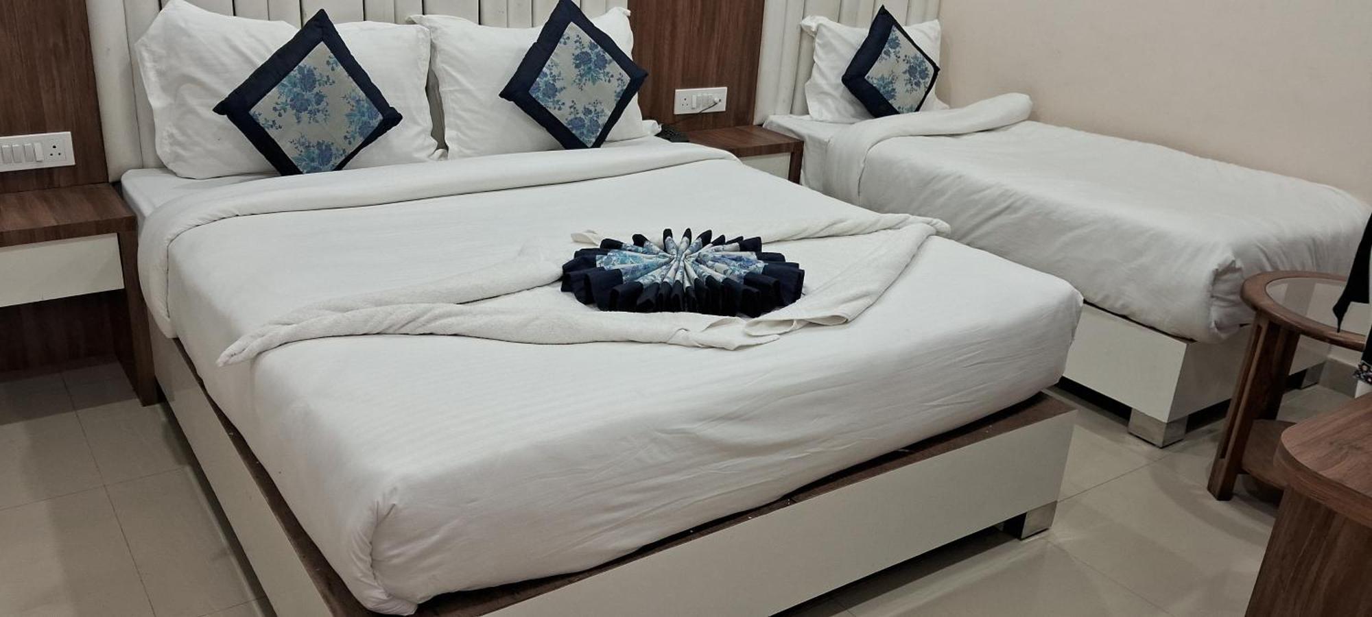 Hotel Shree Radha Krishna バラナシ エクステリア 写真