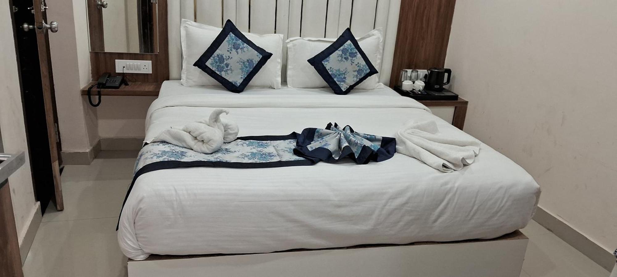Hotel Shree Radha Krishna バラナシ エクステリア 写真