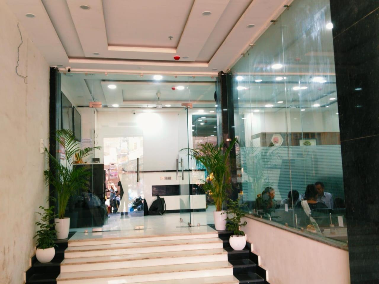Hotel Shree Radha Krishna バラナシ エクステリア 写真