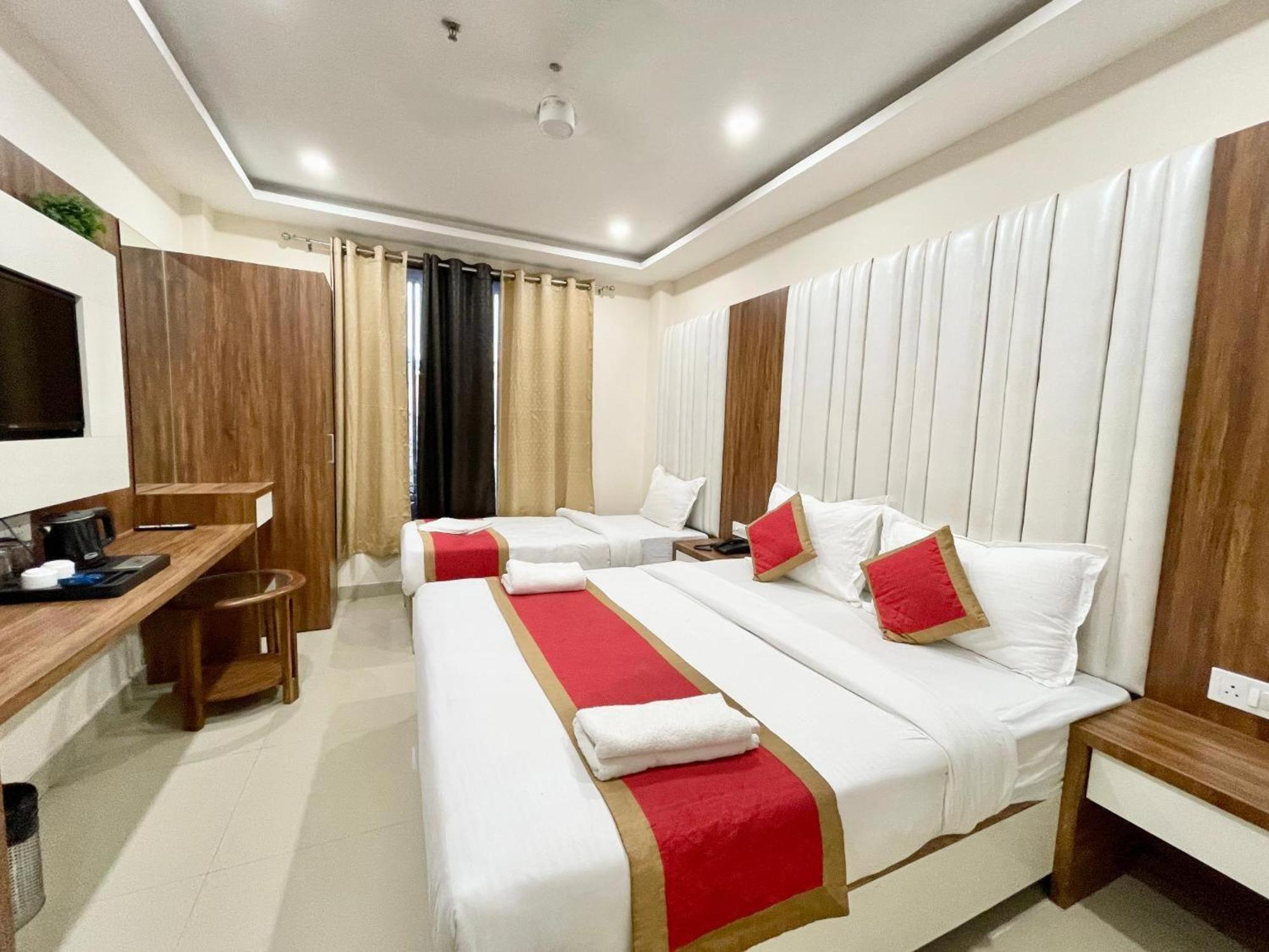 Hotel Shree Radha Krishna バラナシ エクステリア 写真