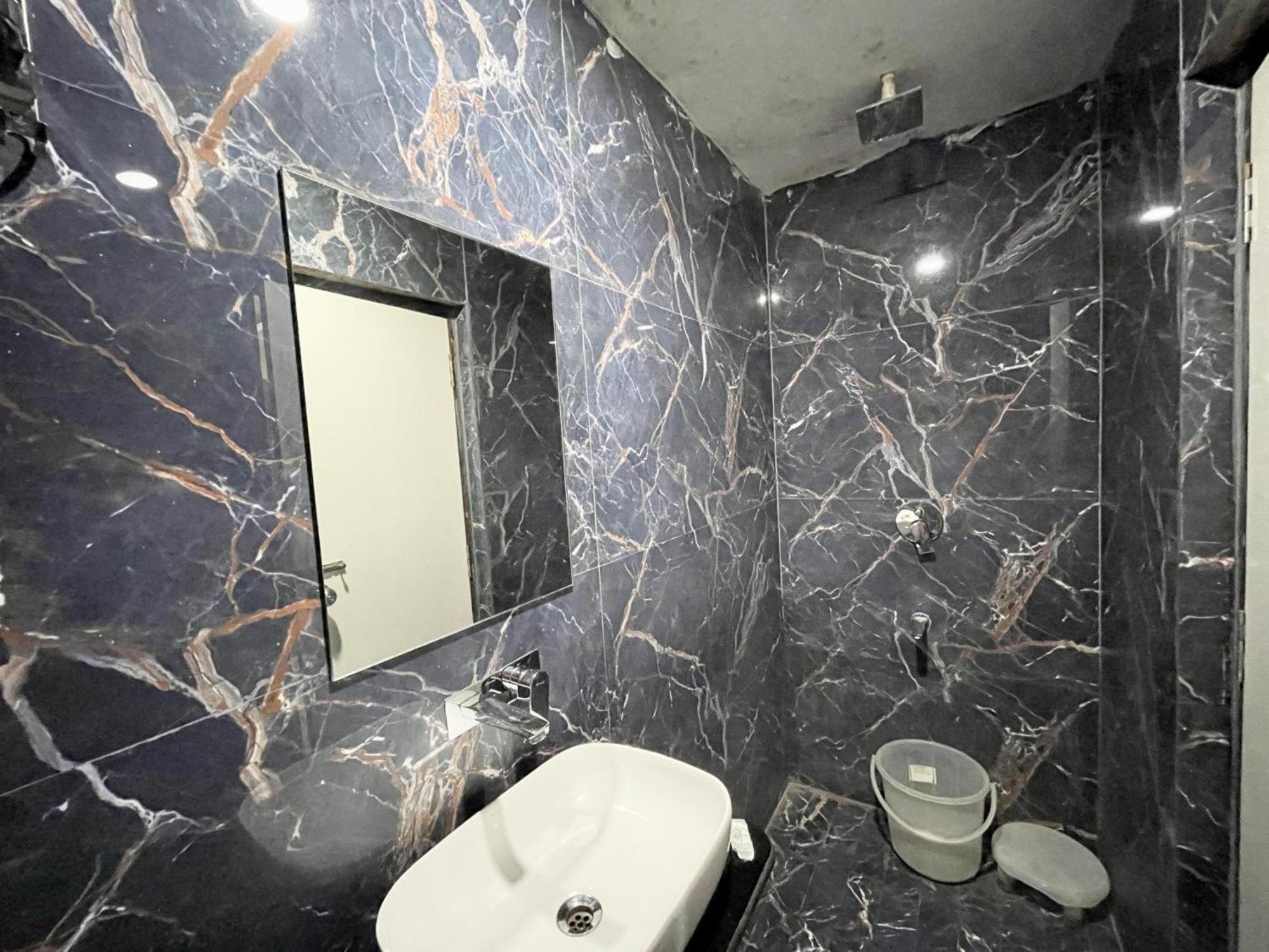 Hotel Shree Radha Krishna バラナシ エクステリア 写真