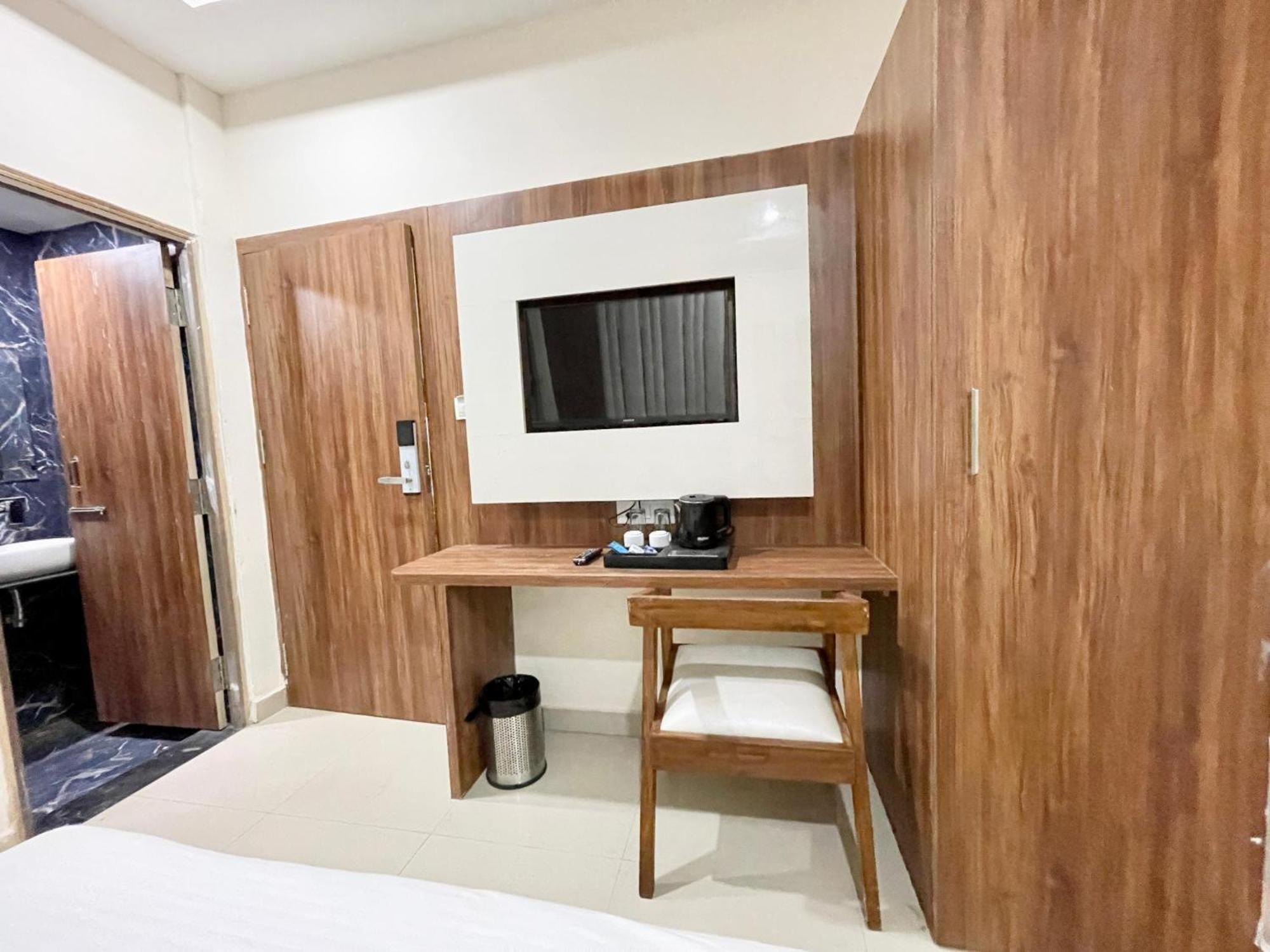 Hotel Shree Radha Krishna バラナシ エクステリア 写真