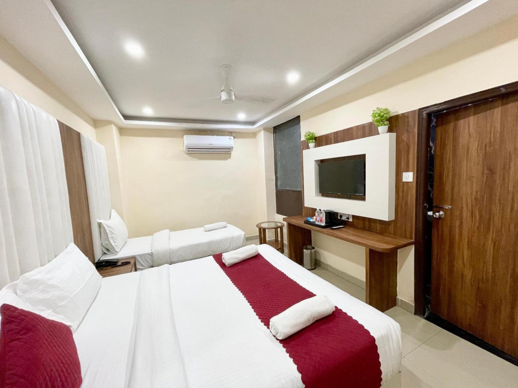 Hotel Shree Radha Krishna バラナシ エクステリア 写真